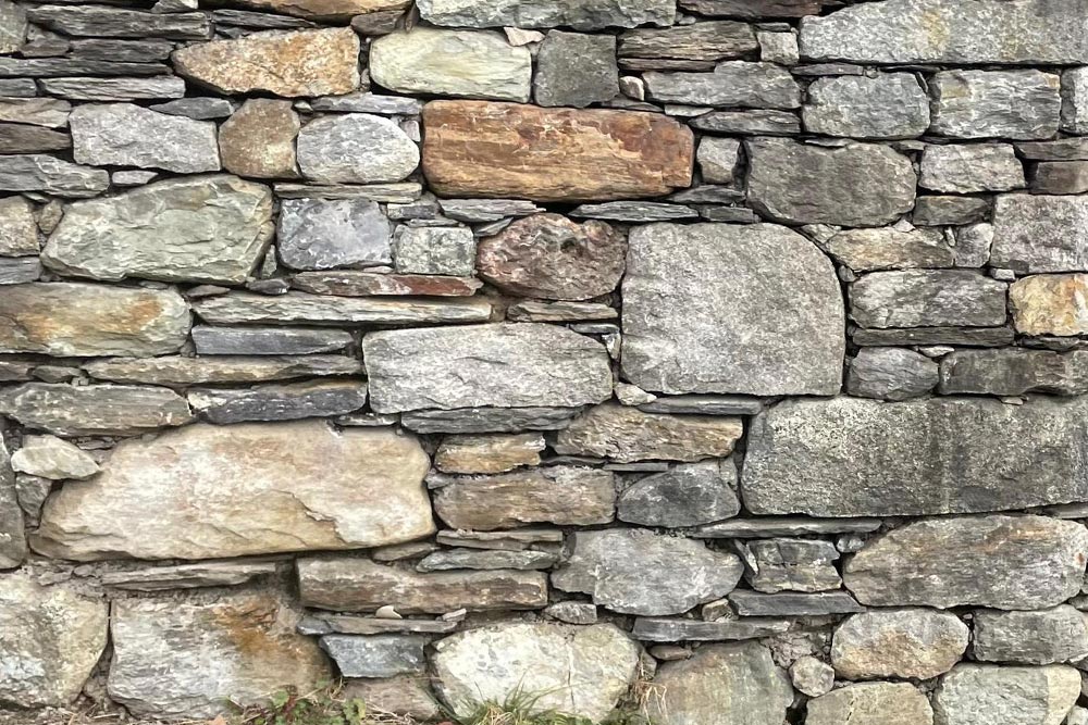 muro in sasso per parete esterna